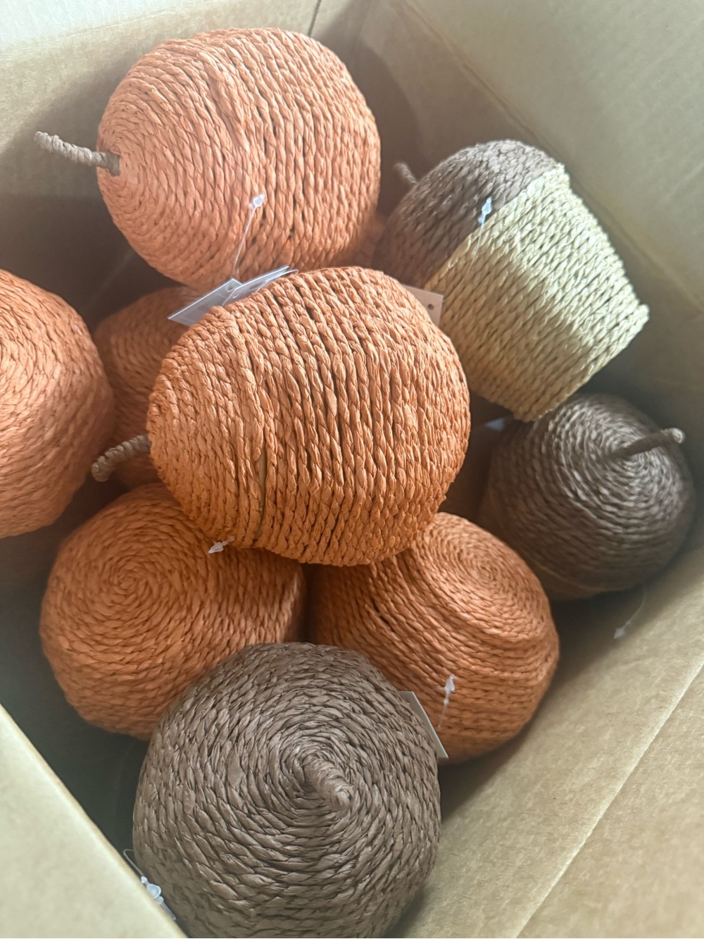 30 piece Decorative Baskets Pumpkins Acorns 18 pumpkins 12 Acorns